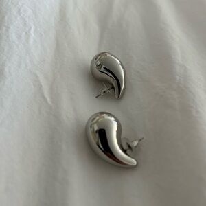 Silver teardrop earrings 😍